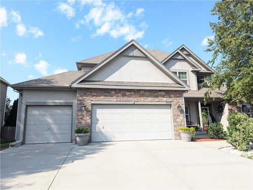 5700 Nw 92nd Ter, Kansas City, MO, 64154-2046 | Card Image