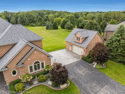 Two Garages: 3.5 Car & 2.5 Car with a 2nd Story | Image 3