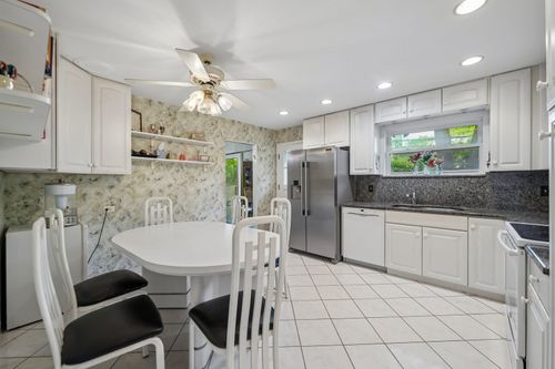9010 Pottawattami Dr, Skokie, IL, 60076-1910 | Card Image