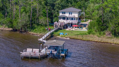 7121 Wells Ave, Navarre, FL, 32566-9733 | Card Image
