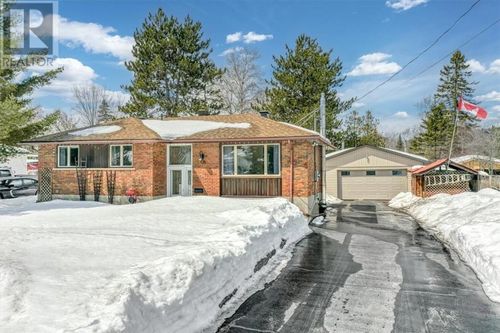 138 Riverside Dr W, Dowling, ON, P0M1R0 | Card Image