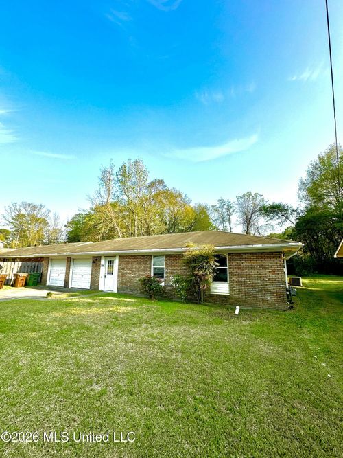 338 Venetian Way, Hattiesburg, MS, 39401-4723 | Card Image