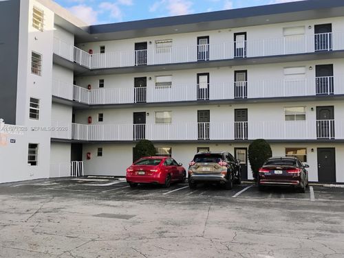 414-447 Ne 195th St, Miami, FL, 33179 | Card Image