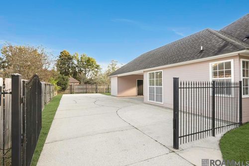 3162 Riverway Dr, Baton Rouge, LA, 70820-4351 | Card Image