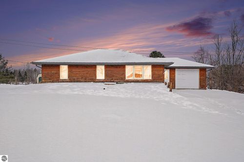 8532 Lavere Road, Hale, MI, 48739 | Card Image