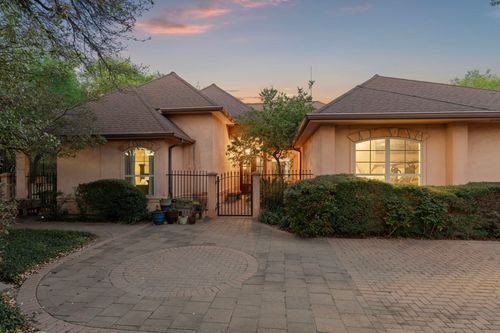 200 Red Bird Ln, Kingsbury, TX, 78638-1900 | Card Image