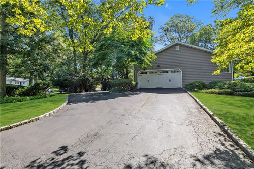 8 Lisa Dr, Huntingtn Sta, NY, 11746-5130 | Card Image