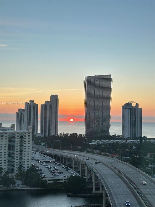 APT-2011 - 19400 Turnberry Way, Condo with 3 bedrooms, 3 bathrooms and null parking in Aventura FL | Image 71