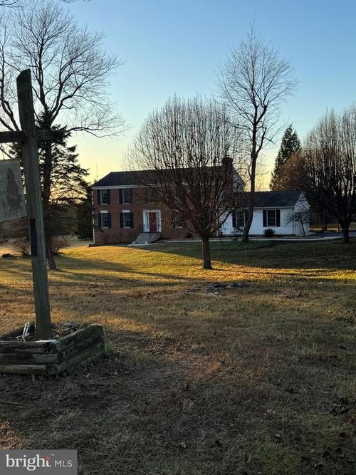 441 Pembroke Way, CHARLES TOWN, WV, 25414-5142 | Card Image