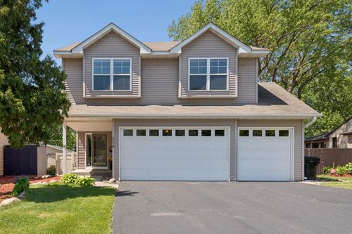 634 6th Ave S, Hopkins, MN, 55343-7717 | Card Image
