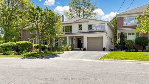 239 Sandringham Drive, North York, ON, M3H1G2 | Card Image