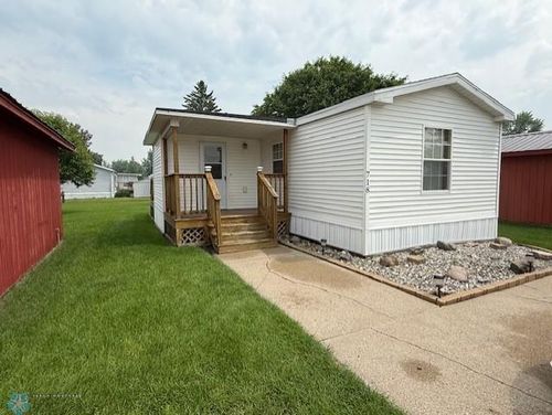 718 2nd St S, Breckenridge, MN, 56520-2336 | Card Image