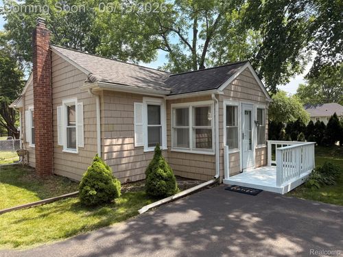 29780 Milford Rd, New Hudson, MI, 48165-9750 | Card Image