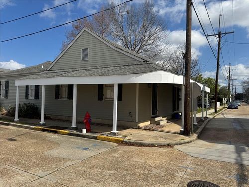 535 6th St, Gretna, LA, 70053-6039 | Card Image