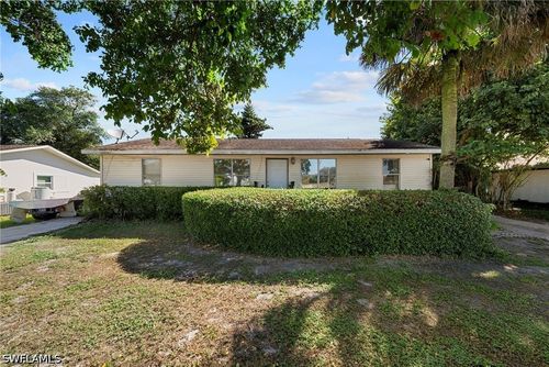 1960 49th St Sw, NAPLES, FL, 34116-5761 | Card Image