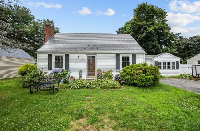 525 Buttonwoods Ave, House other with 3 bedrooms, 2 bathrooms and 5 parking in Warwick RI | Image 4