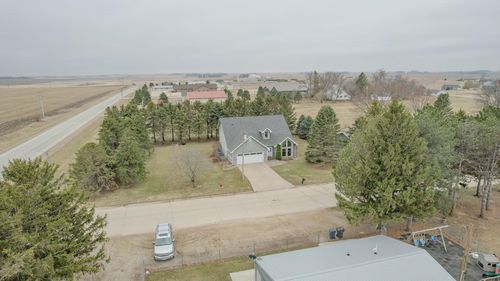 11 Lakeside Ln, Lake Park, IA, 51347-7853 | Card Image
