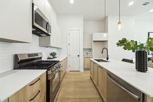 c-3911 Tulane St, Houston, TX, 77018-6619 | Card Image