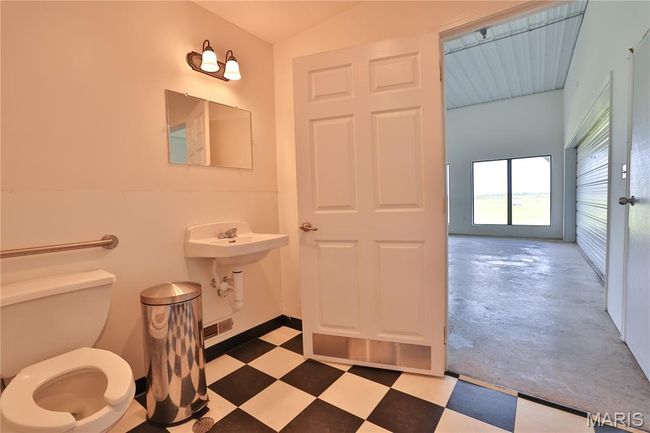 Public Restroom in Showroom | Image 15