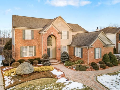 3814 Woodmonte Dr, Oakland Twp, MI, 48306-4798 | Card Image
