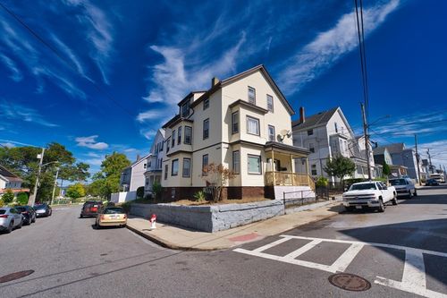 4 Oliver St, Fall River, MA, 02724-2965 | Card Image