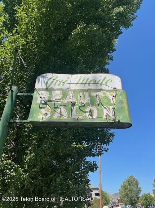 110 & 120 W Hansen Ave, Jackson, WY, 83001-8781 | Card Image