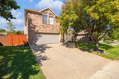 9427 Vista Cir, Irving, TX, 75063-5064 | Card Image