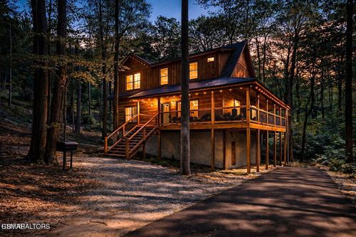 3045 Jones Creek Ln, Sevierville, TN, 37862 | Card Image