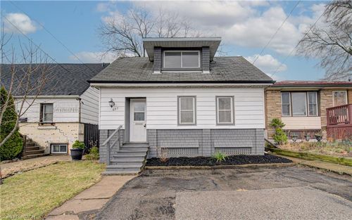 227 E 23rd St, Hamilton, ON, L8V2X2 | Card Image