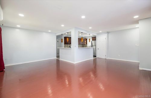 1-14641 224th St, Springfield Gardens, NY, 11413-3840 | Card Image