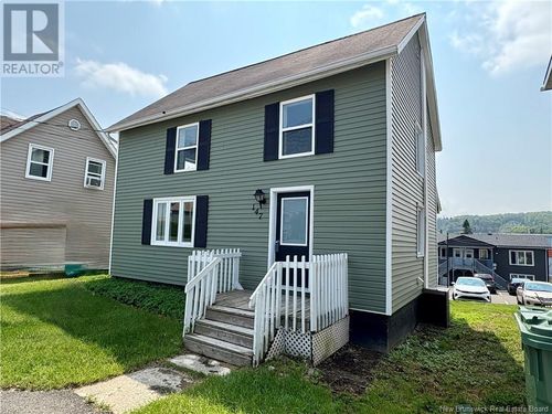 147 Rue Pleasant, Grand-Sault/Grand Falls, NB, E3Z2Y2 | Card Image