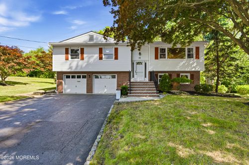 11 Highview Cir, Middletown, NJ, 07748-2811 | Card Image