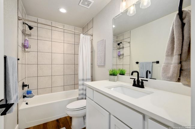 115 S Calvin Barrett, House other with 4 bedrooms, 3 bathrooms and null parking in Blanco TX | Image 17