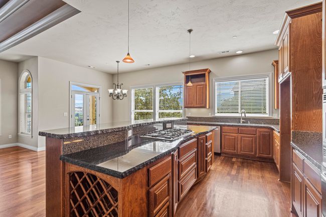 Kitchen and island | Image 16