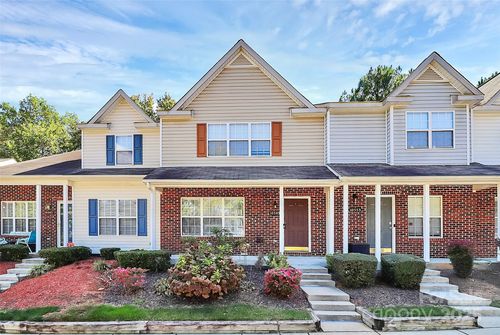 10549 Yellow Rose Ln, Charlotte, NC, 28269-5159 | Card Image