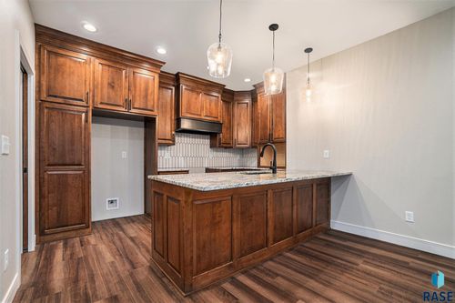 8607 W Shoreline Pl Place, Sioux Falls, SD, 57107 | Card Image