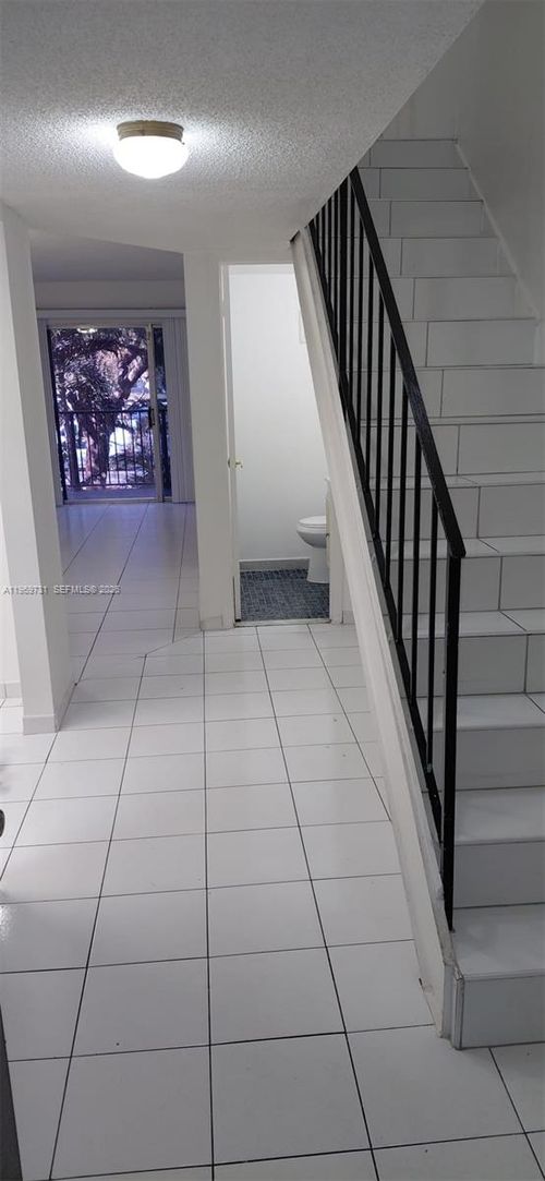 g219-140 Nw 87th Ave, Miami, FL, 33172 | Card Image