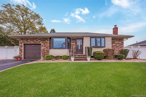 41 Burlington Ave, Deer Park, NY, 11729-2414 | Card Image