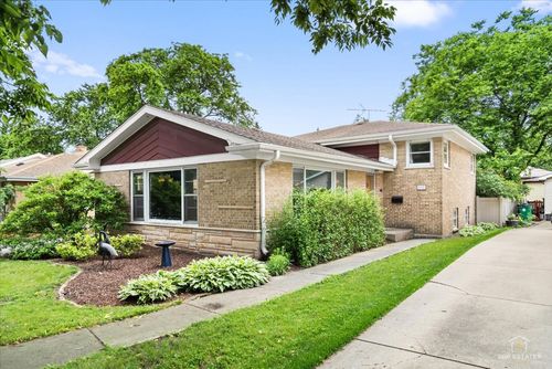 532 N Redfield Ct, Park Ridge, IL, 60068-2956 | Card Image