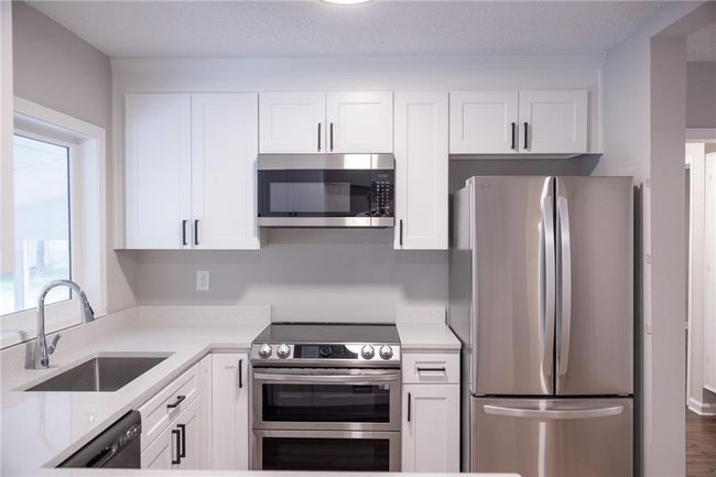 522 Stell Rd, House other with 3 bedrooms, 2 bathrooms and 4 parking in woodstock GA | Image 9