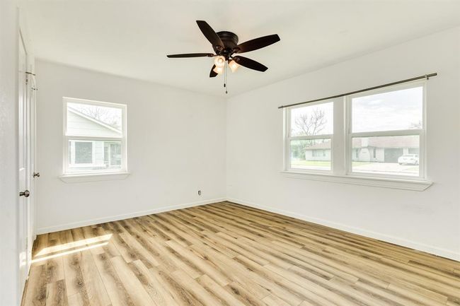 spacious bedroom 2 | Image 15