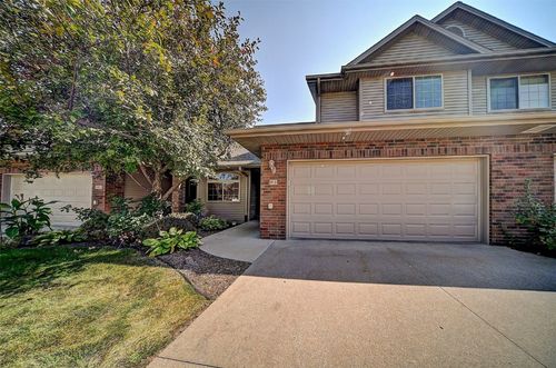 95 E Weston Dr, North Liberty, IA, 52317-8027 | Card Image