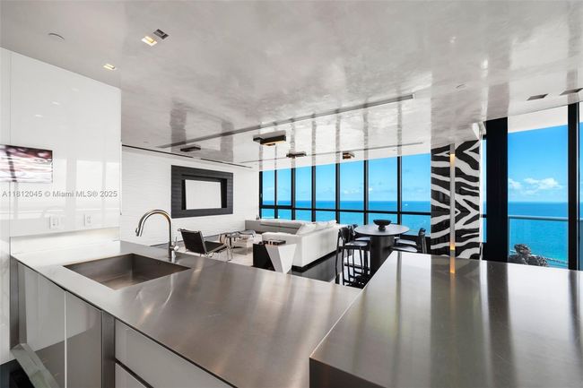 APT-3003 - 100 S Pointe Dr, Condo with 3 bedrooms, 4 bathrooms and null parking in Miami Beach FL | Image 8