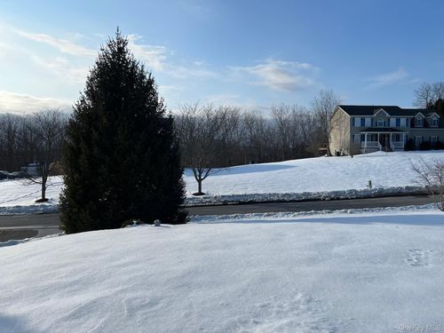 147 Mayfair Rd, Poughquag, NY, 12570-5011 | Card Image