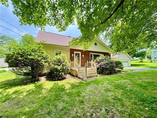 384 Rowe St, Conneaut, OH, 44030-2740 | Card Image