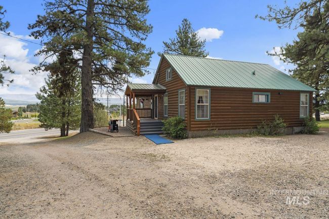 739 S Main St, House other with 3 bedrooms, 1 bathrooms and 1 parking in Cascade ID | Image 5