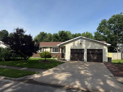 2441 S Westwood Ave, Springfield, MO, 65807-3372 | Card Image