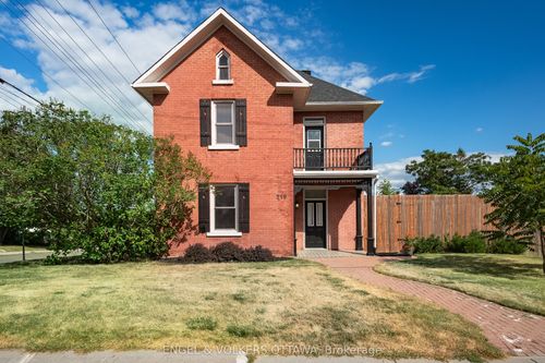219 John St N, Arnprior, ON, K7S2P2 | Card Image