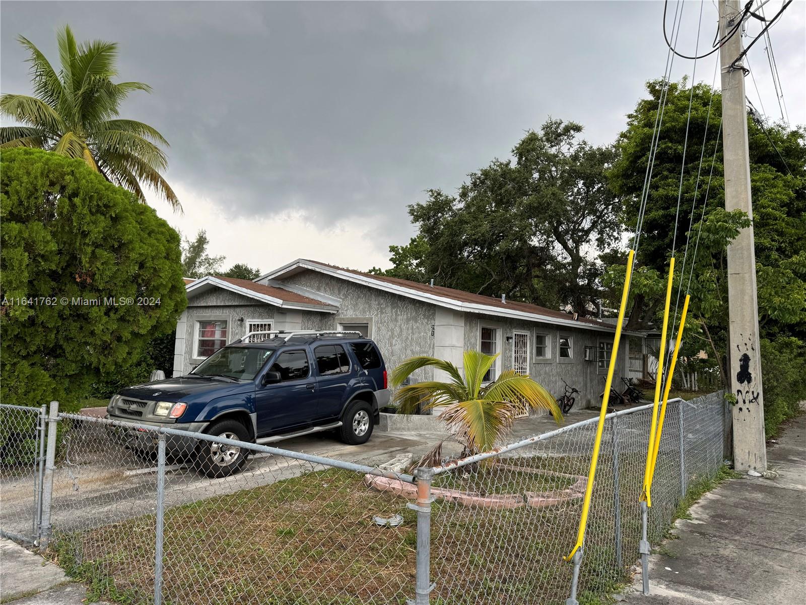 75th St, Miami, FL 33138
