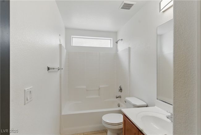 2nd full bath shower / bathing tub combination | Image 22
